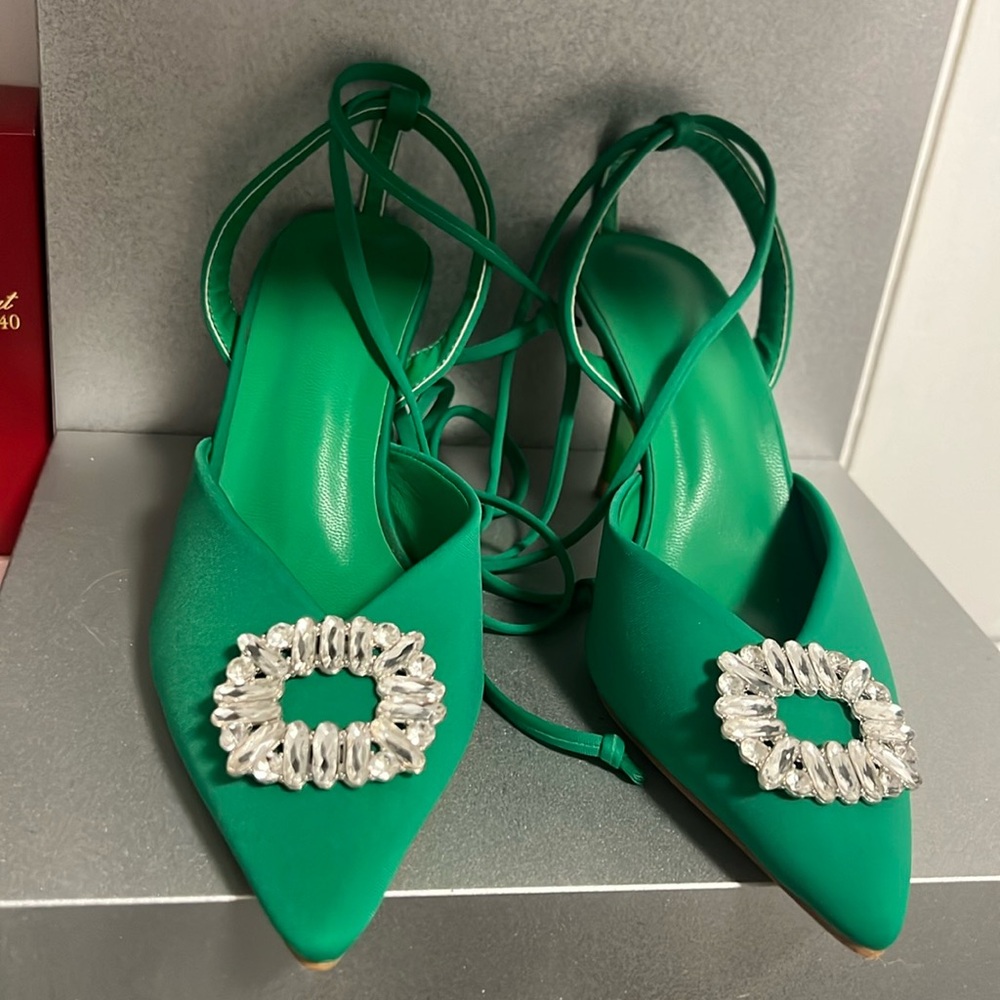 Lace up shoes